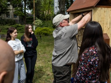 Hotel dla pszczół samotnic w Zespole Szkół Ponadpodstawowych w Przedborzu., 